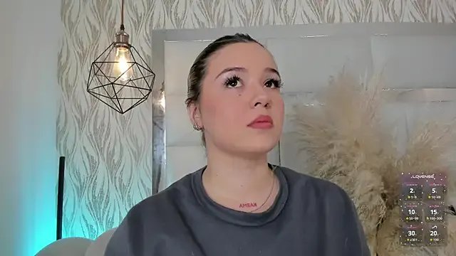 Freechat 1m_dalhia on StripChat