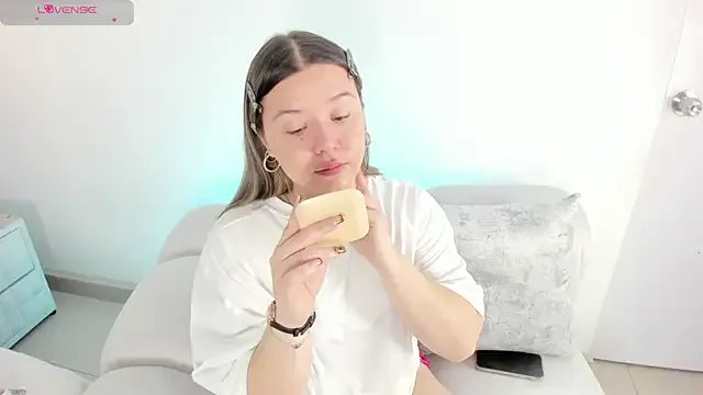 Freechat 1m_dalhia on StripChat