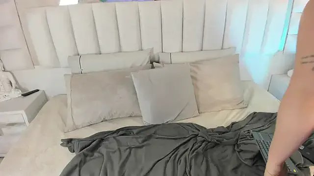 Freechat 1m_dalhia on StripChat