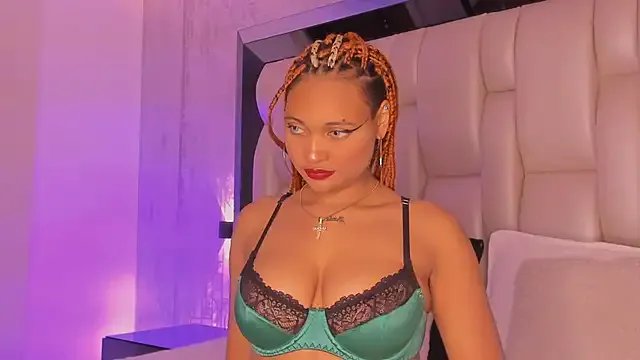 Freechat _CurlyGirl_ on StripChat