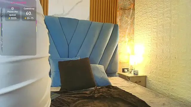 Freechat angel__red_ on StripChat