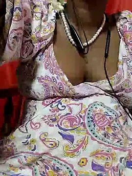 Anjali_cute-Pondati on StripChat
