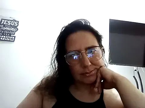 Freechat antonellagold43 on StripChat