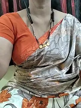 Freechat bhuvana_555 on StripChat