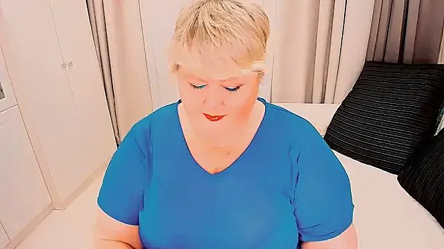 Freechat BIGTITSBBW on StripChat