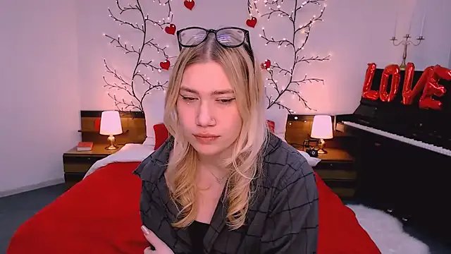 blonde_angell