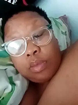 Freechat BUSTYTUMIXX23 on StripChat