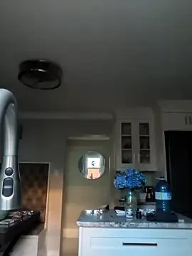 Canadian_BBW on StripChat 