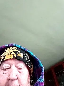 Freechat CrystalLime6411 on StripChat