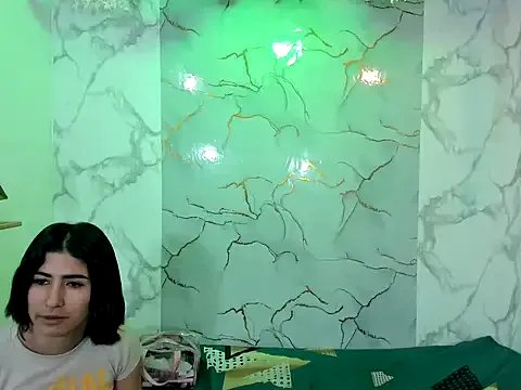 DAHNE_HOT_
