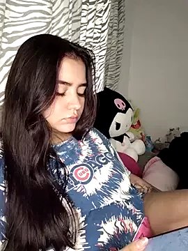 Freechat Ema_kraus on StripChat