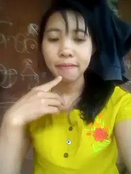 emaame68 on StripChat 