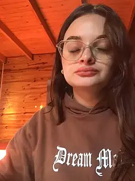 Emmacut on StripChat