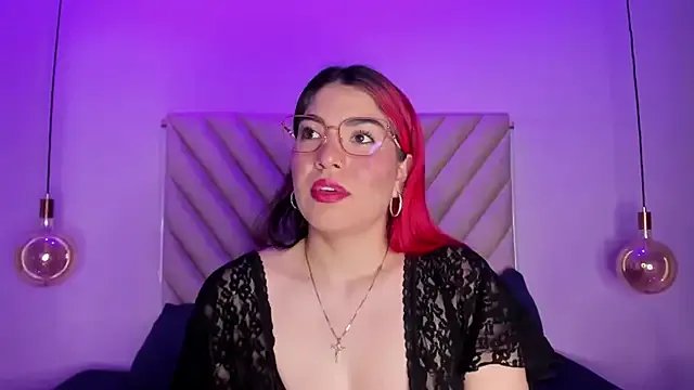 EmmaSwift_ on StripChat 