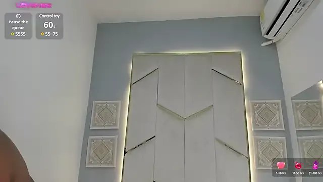 Evaa_Martinez on StripChat