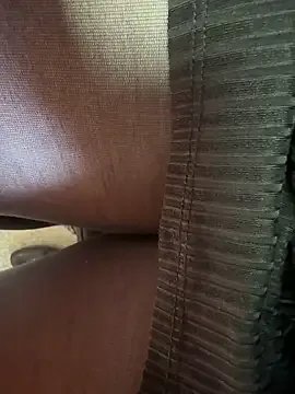 HiddenHoneyLDN on StripChat