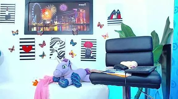 Freechat Hotgiirl_1 on StripChat