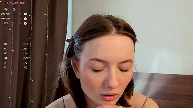 Freechat IdaValenti on StripChat