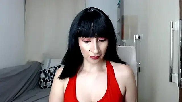 Freechat Laura-pervert on StripChat