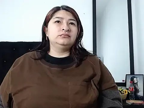 LauraHorny69