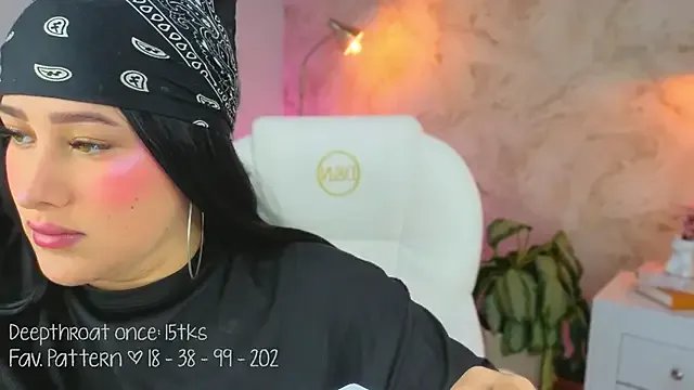 Leaa_Cox on StripChat