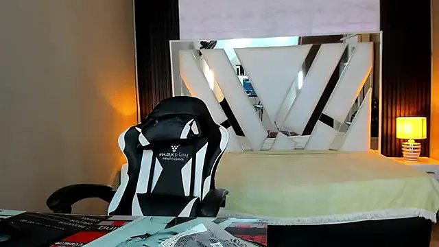 Linda4Petite