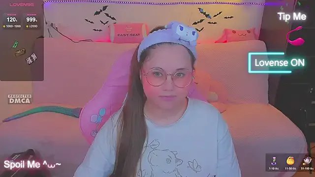 Lolisuccub on StripChat