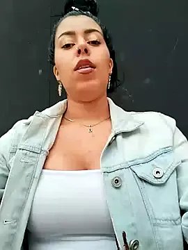 Freechat Luianna on StripChat