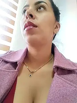 Freechat Luianna on StripChat