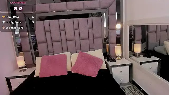 MaddyGray_ on StripChat 