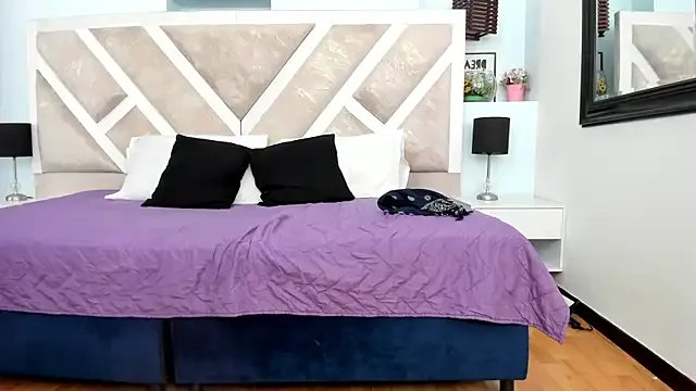Mia_Velez1 room chat