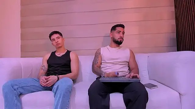 Freechat mike_friends on StripChat