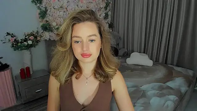 Private MiracleCurly on StripChat