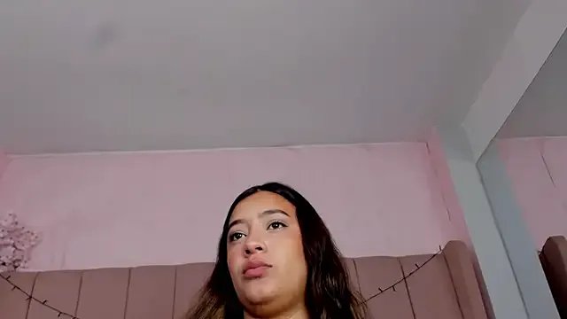 MollyBigBoobs12 on StripChat