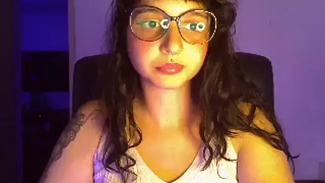 myamillor on StripChat 