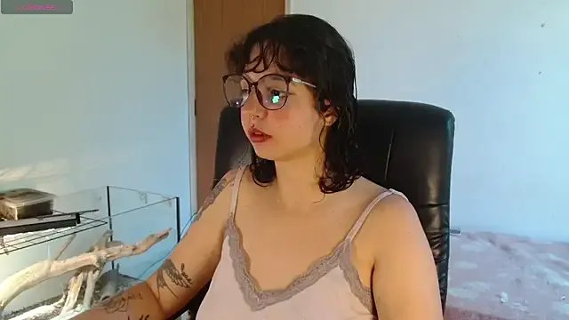 myamillor on StripChat 