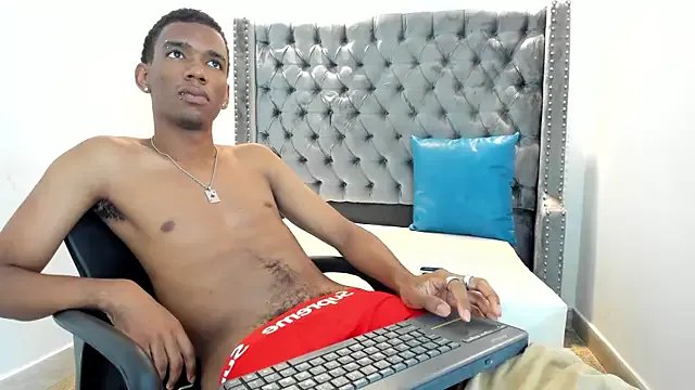 Freechat nero_reyd on StripChat
