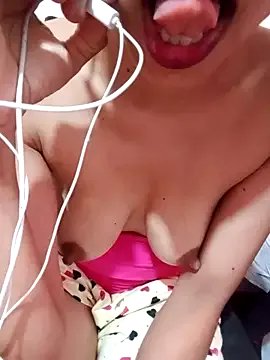 Freechat onisha on StripChat