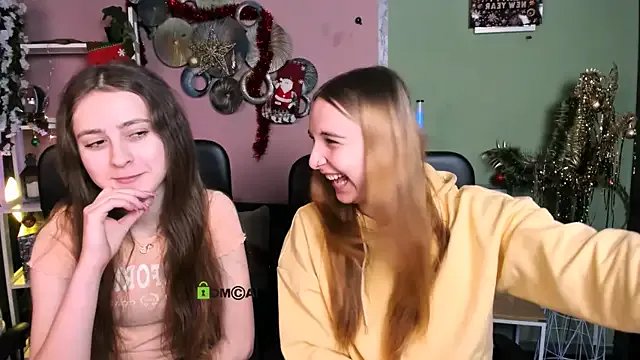 rebecca_smile on StripChat