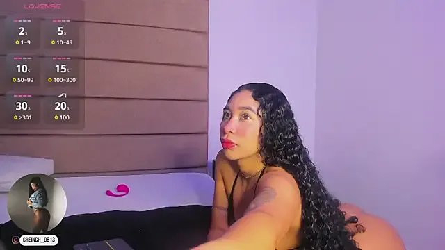 sally_rosses on StripChat 