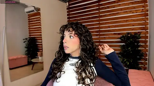 Sapphire_Venuss on StripChat
