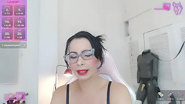 sasha_mom69_ on StripChat 