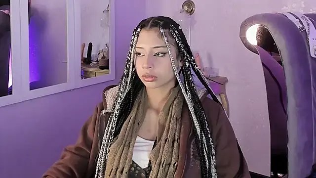 Seren_Bleck on StripChat 