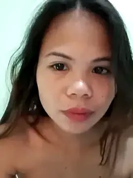 Sexxie_Ella22 on StripChat