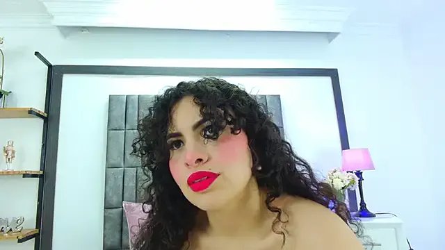 Skyler_Fox_
