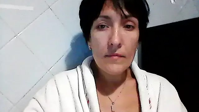SunnyAmorre on StripChat