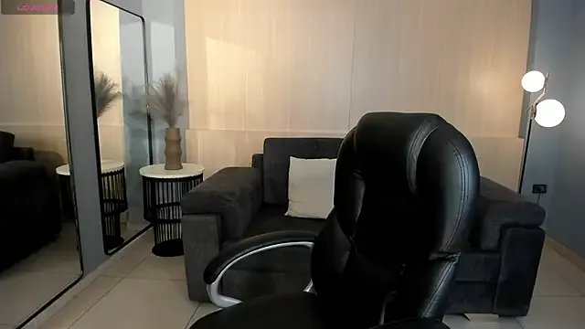 SunnyRivers on StripChat