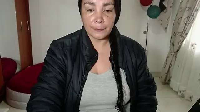vivian-milf
