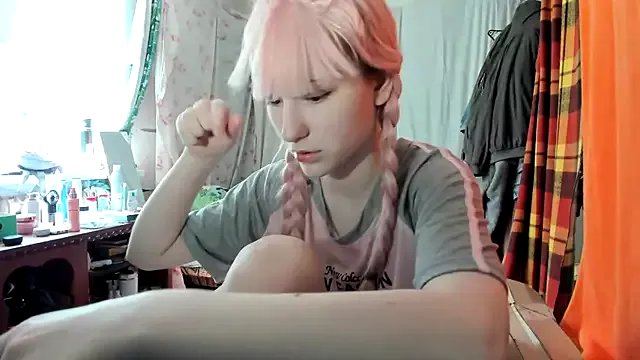 Yoonhee_Kiss on StripChat 