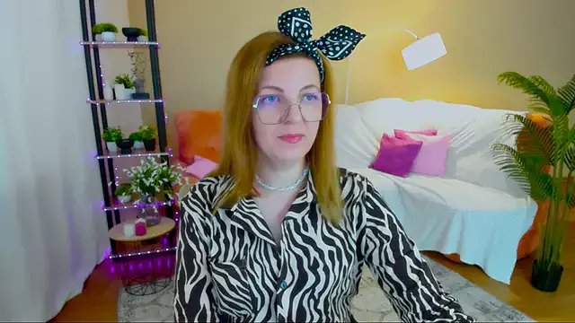 Freechat YourUniverser on StripChat